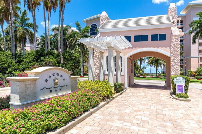 Image No.13-4 Bed Property for sale