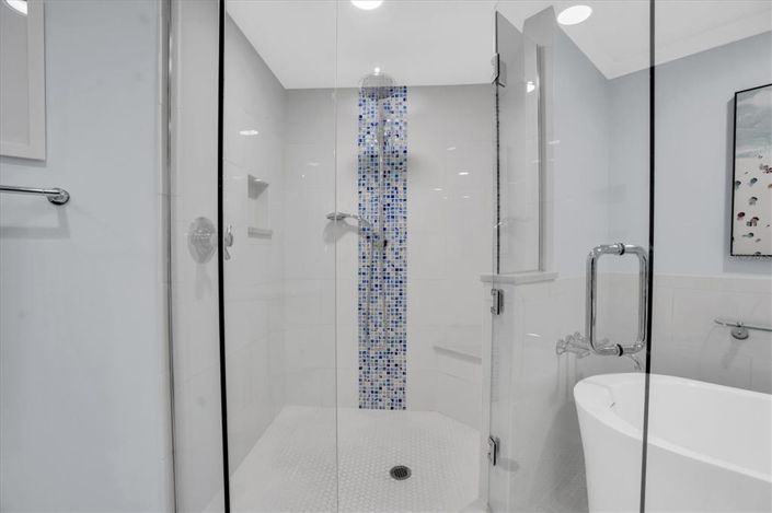 Image No.32-4 Bed Property for sale