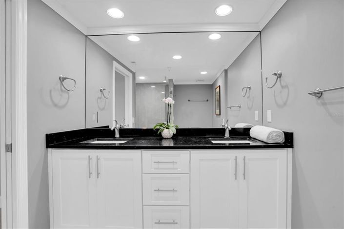 Image No.35-4 Bed Property for sale