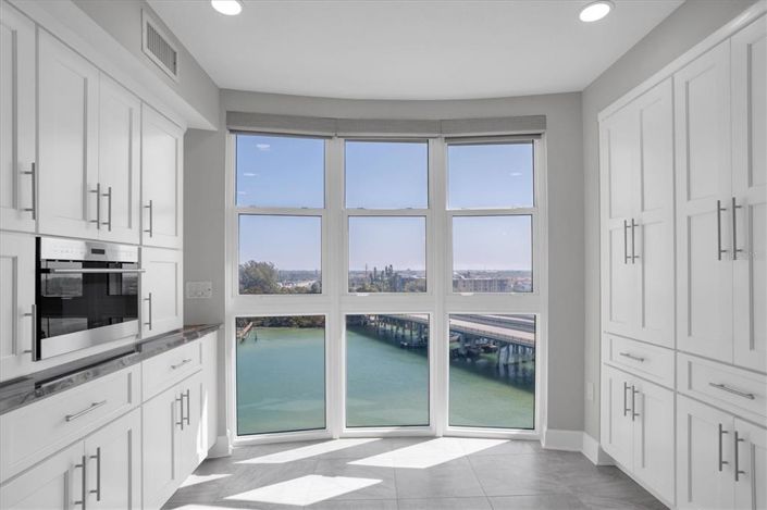 Image No.5-4 Bed Property for sale