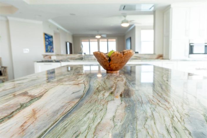 Image No.7-4 Bed Property for sale