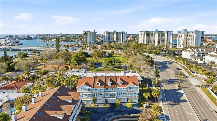 Image No.56-3 Bed Townhouse for sale