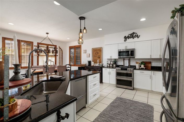 Image No.17-4 Bed Property for sale