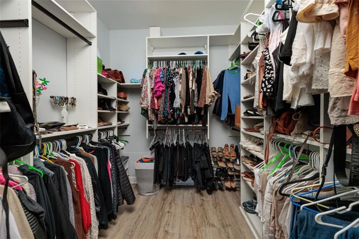 Image No.21-4 Bed Property for sale