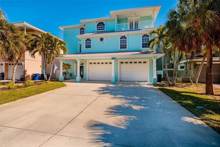 Image No.48-4 Bed Property for sale