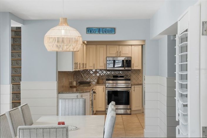 Image No.15-4 Bed Property for sale