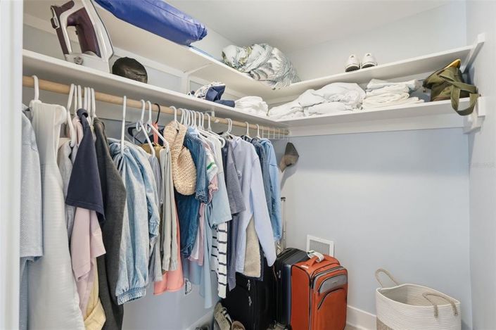 Image No.28-4 Bed Property for sale