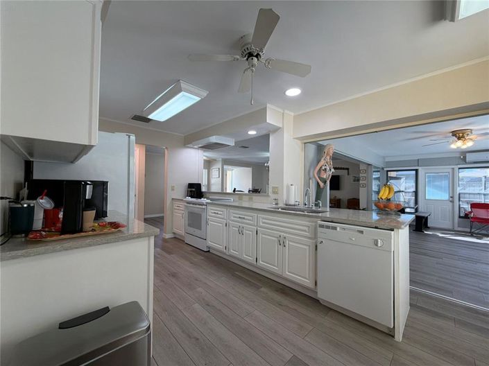 Image No.11-3 Bed Property for sale