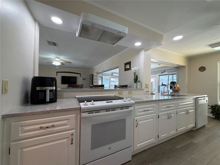 Image No.14-3 Bed Property for sale