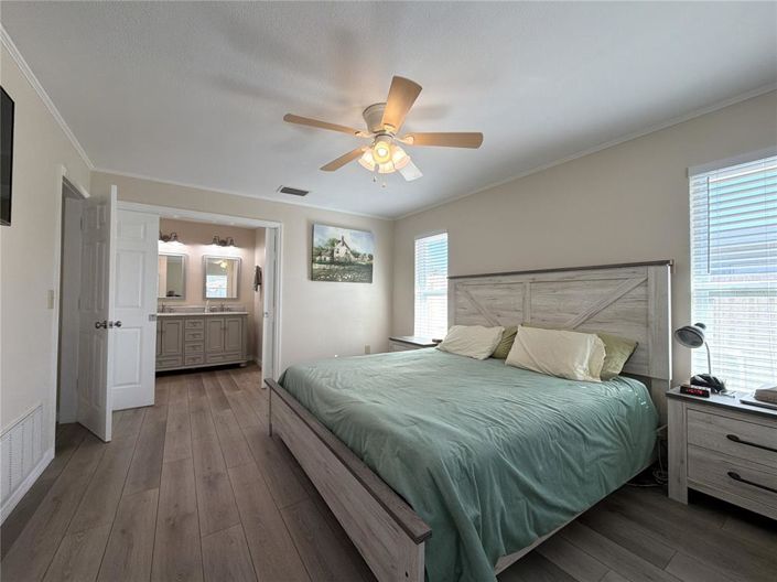 Image No.17-3 Bed Property for sale