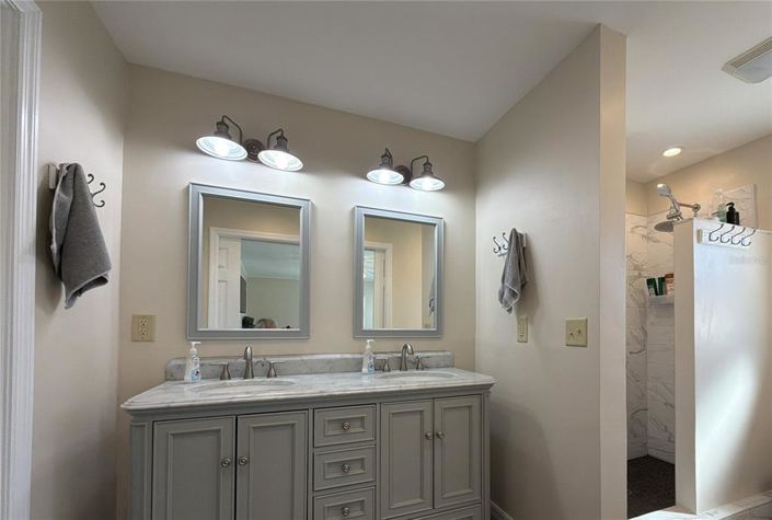 Image No.18-3 Bed Property for sale