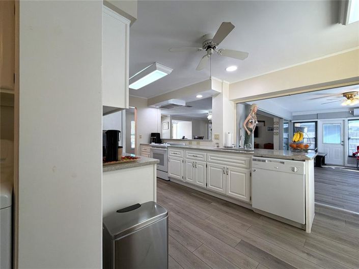 Image No.20-3 Bed Property for sale