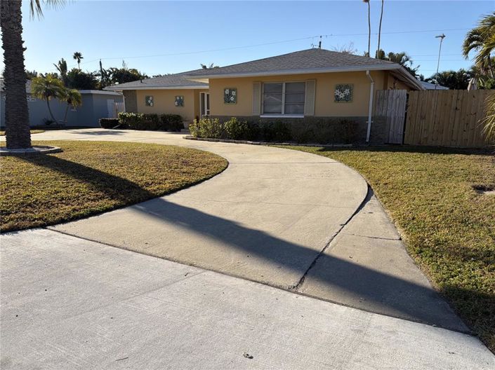 Image No.42-3 Bed Property for sale