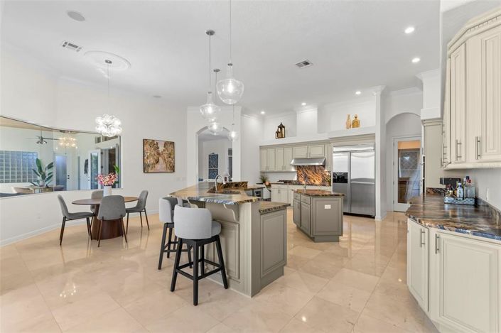 Image No.14-4 Bed Property for sale