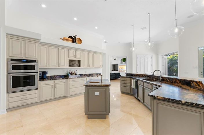 Image No.18-4 Bed Property for sale