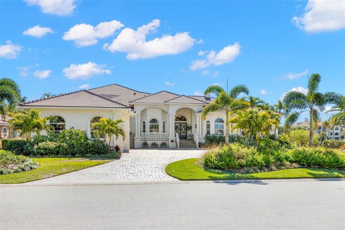 Image No.2-4 Bed Property for sale