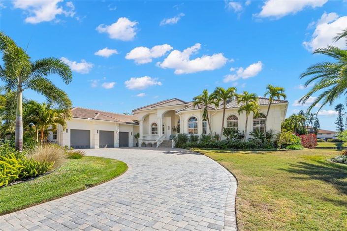 Image No.4-4 Bed Property for sale