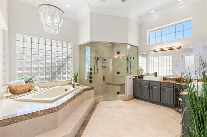 Image No.50-4 Bed Property for sale