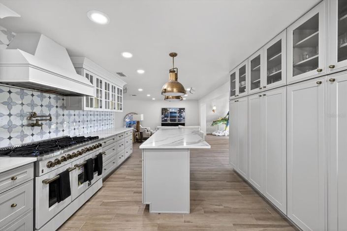 Image No.13-3 Bed Property for sale