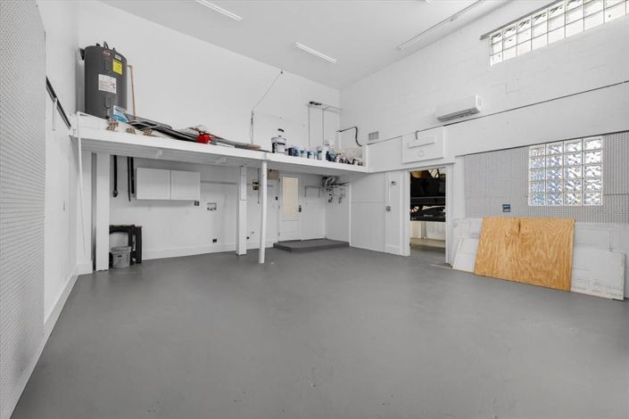 Image No.15-3 Bed Property for sale