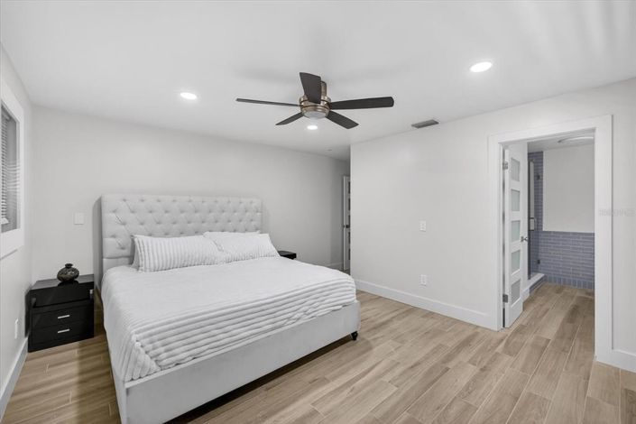 Image No.18-3 Bed Property for sale