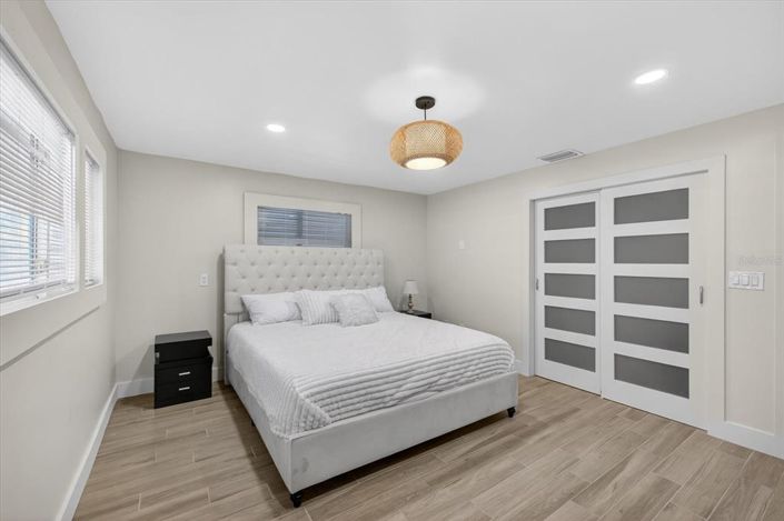 Image No.26-3 Bed Property for sale