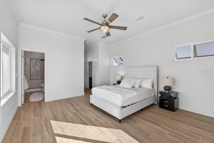 Image No.30-3 Bed Property for sale