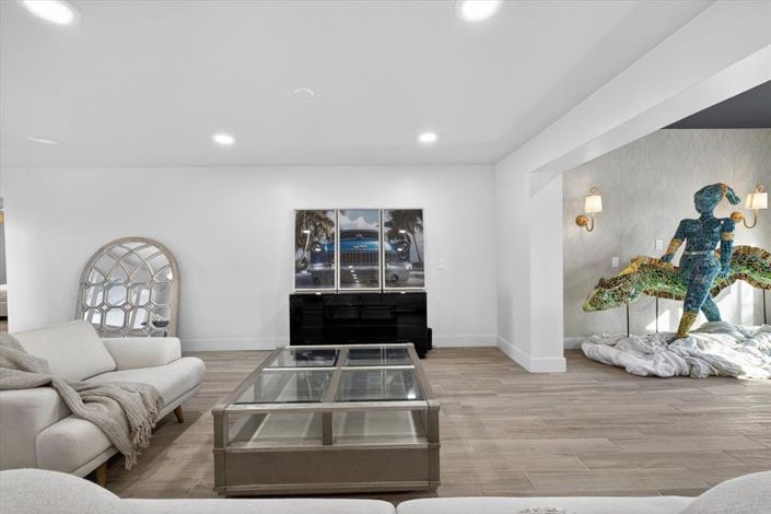 Image No.35-3 Bed Property for sale