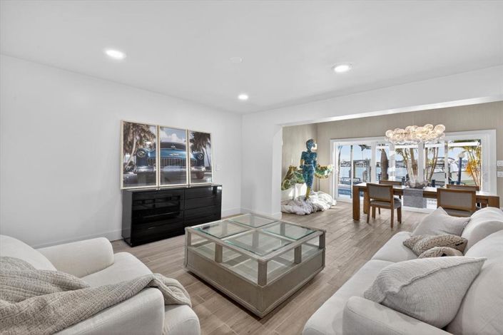 Image No.36-3 Bed Property for sale