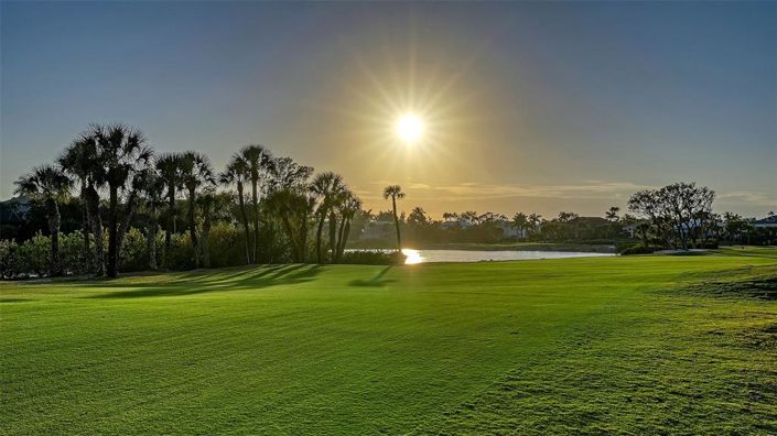 Image No.20-5 Bed Property for sale