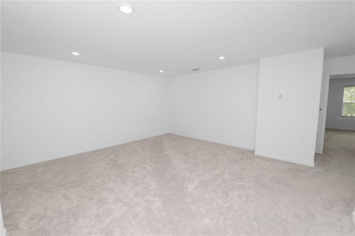 Image No.27-5 Bed Property for sale