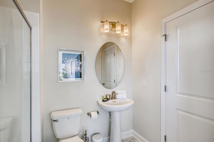 Image No.16-6 Bed Property for sale