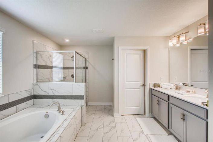 Image No.22-6 Bed Property for sale