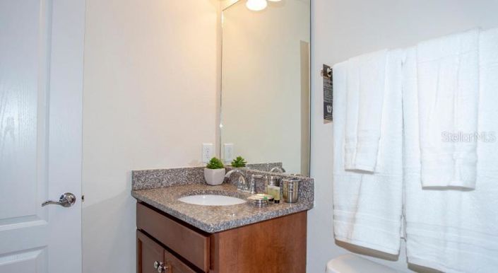 Image No.18-4 Bed Townhouse for sale