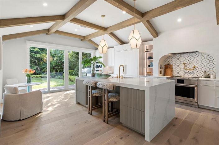 Image No.15-3 Bed Property for sale