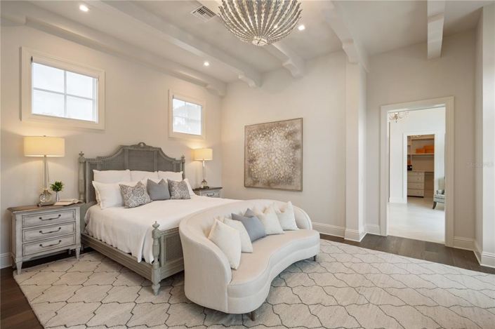 Image No.14-5 Bed Property for sale