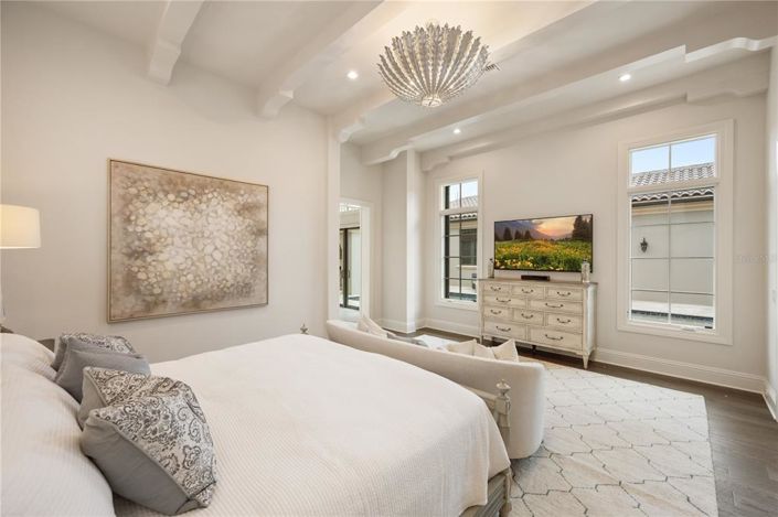 Image No.15-5 Bed Property for sale