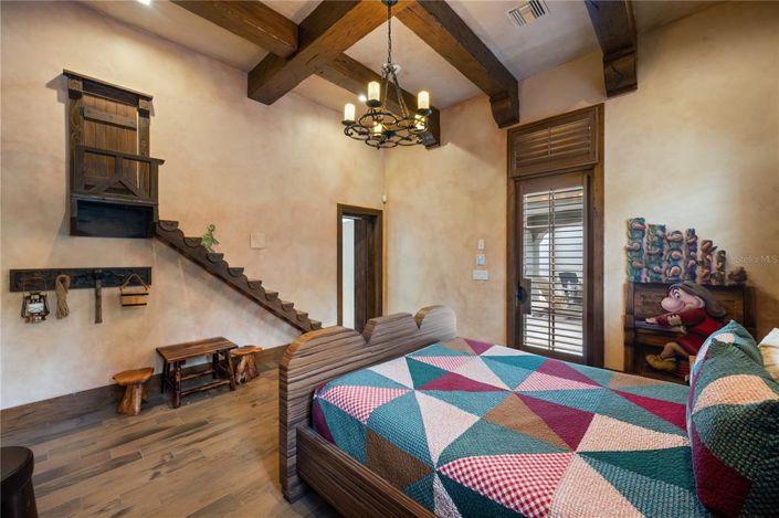 Image No.23-5 Bed Property for sale