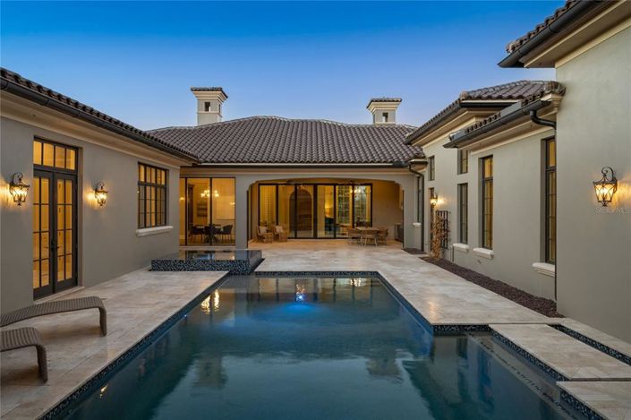 Image No.38-5 Bed Property for sale