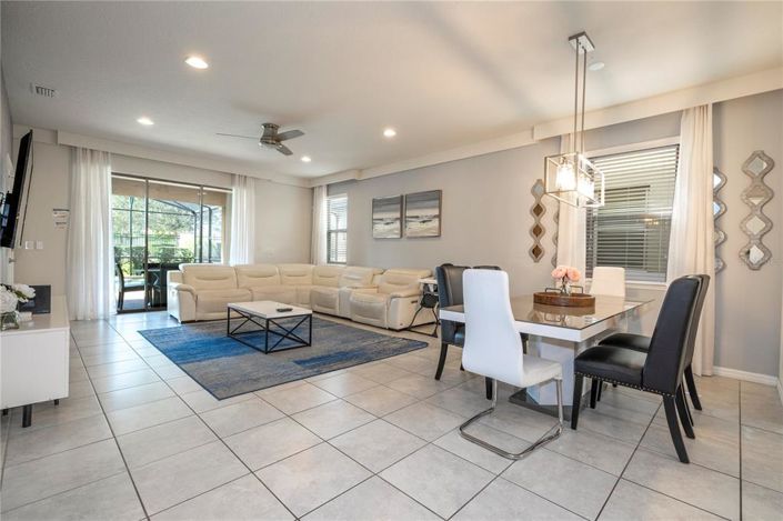 Image No.18-6 Bed Property for sale