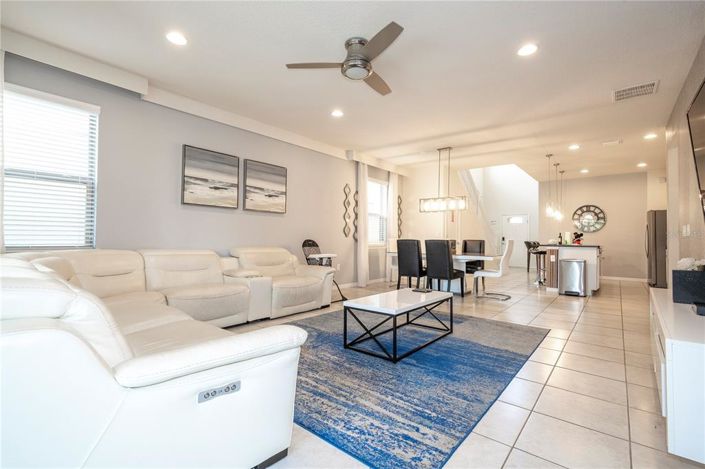 Image No.22-6 Bed Property for sale