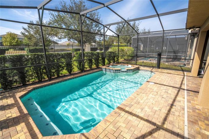 Image No.24-6 Bed Property for sale