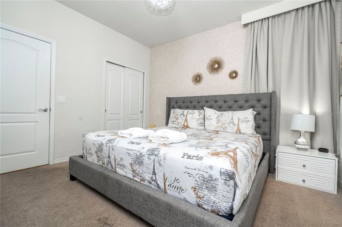 Image No.40-6 Bed Property for sale