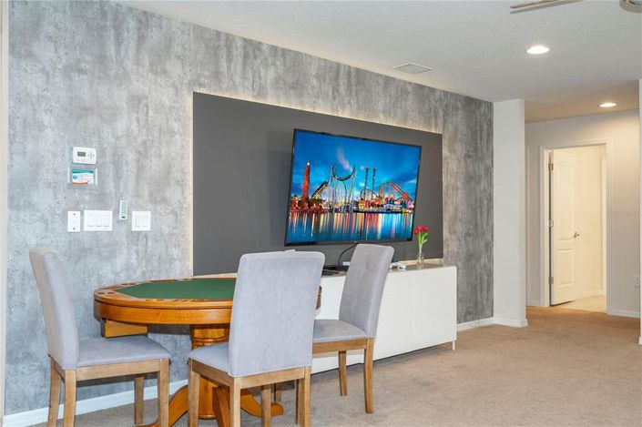 Image No.56-6 Bed Property for sale