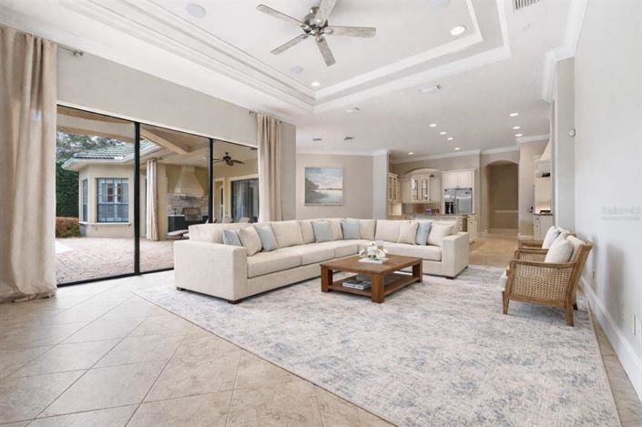 Image No.3-4 Bed Property for sale