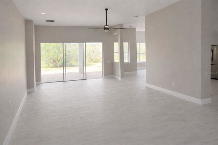 Image No.4-Propriété de 4 chambres à vendre à Kissimmee