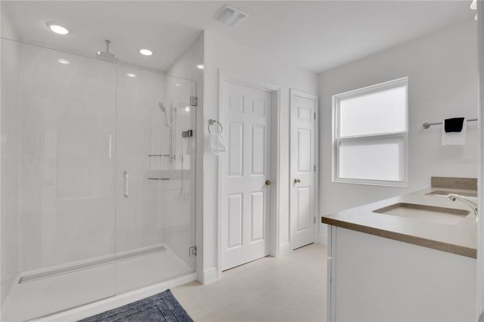 Image No.20-4 Bed Property for sale