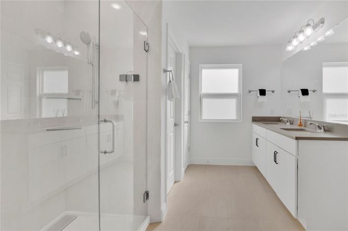 Image No.21-4 Bed Property for sale