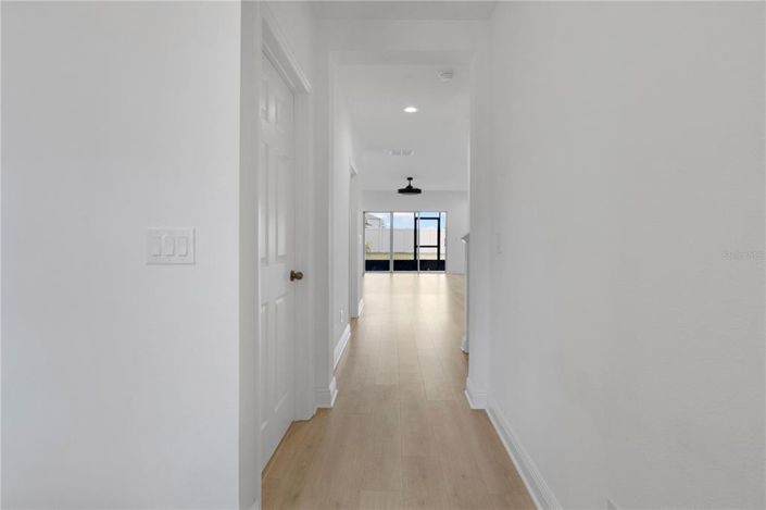 Image No.5-4 Bed Property for sale