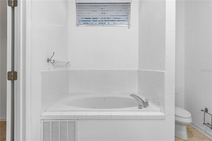 Image No.15-2 Bed Property for sale